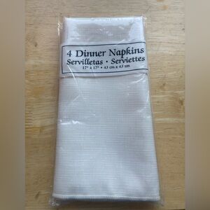 New BARDWIL LINENS Creme Dinner Napkins (4)